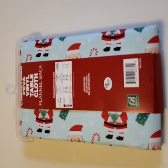 Brand new Christmas Vinyl Table Cloth 52x52inch - Picture 4 of 7